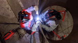 Manual welding with Artis